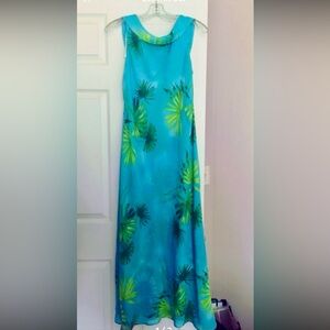 Gorgeous Formal Women’s dress